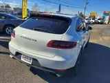 2018 Porsche Macan photo 7