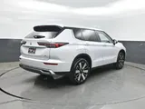 2026 Mitsubishi Outlander photo 31