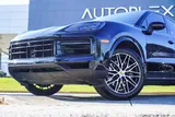 2024 Porsche Cayenne photo 2