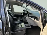 2023 Chrysler Pacifica photo 14