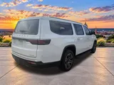 2024 Jeep Wagoneer L photo 6