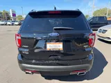 2017 Ford Explorer photo 4
