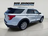 2021 Ford Explorer photo 13