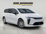 2027 Chrysler Pacifica photo 1