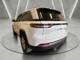 2023 Jeep Grand Cherokee photo 4