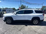 2020 GMC Acadia photo 2