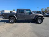 2026 Jeep Gladiator photo 3