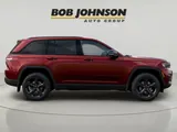 2025 Jeep Grand Cherokee photo 8
