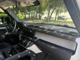 2020 Land Rover Defender photo 10