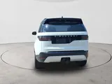 2026 Land Rover Discovery photo 6