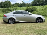2019 Lexus IS photo 6