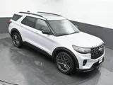 2026 Ford Explorer photo 36