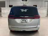 2024 Chrysler Pacifica photo 4