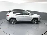 2024 Jeep Compass photo 40