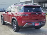 2026 Nissan Pathfinder photo 4