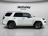 2020 Toyota 4Runner photo 2