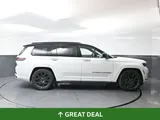 2023 Jeep Grand Cherokee L photo 2