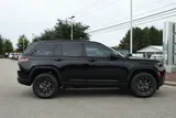 2027 Jeep Grand Cherokee photo 4