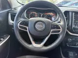 2017 Jeep Cherokee photo 12
