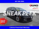 2023 Chrysler Pacifica photo 1