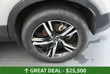 2024 Volvo XC40 photo 13