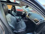 2019 Jeep Cherokee photo 10