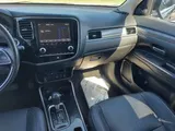 2020 Mitsubishi Outlander photo 13
