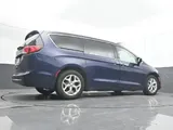 2017 Chrysler Pacifica photo 22