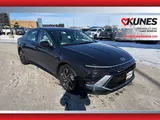 2025 Hyundai Sonata photo 2
