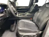 2024 Jeep Wagoneer photo 16