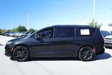 2023 Chrysler Pacifica photo 9