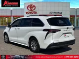 2026 Toyota Sienna photo 10