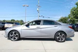 2023 Hyundai Elantra photo 2