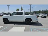2026 Nissan Frontier photo 25