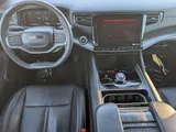2024 Jeep Wagoneer photo 8