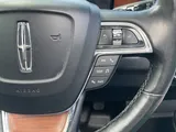 2019 Lincoln Navigator L photo 39