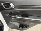 2019 Jeep Grand Cherokee photo 23