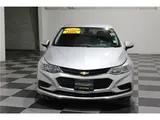 2018 Chevrolet Cruze photo 2
