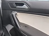 2021 Volkswagen Tiguan photo 18