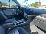 2022 Ford Explorer photo 14