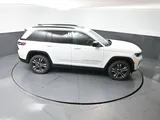 2027 Jeep Grand Cherokee photo 30