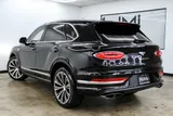 2023 Bentley Bentayga photo 7