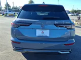 2026 Mitsubishi Outlander photo 2