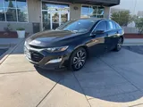 2021 Chevrolet Malibu photo 2