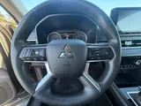 2022 Mitsubishi Outlander photo 17