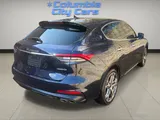 2022 Maserati Levante photo 5