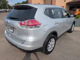 2015 Nissan Rogue photo 9