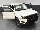 2026 Nissan Frontier photo 29