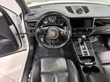 2024 Porsche Macan photo 17