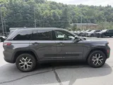 2025 Jeep Grand Cherokee photo 2